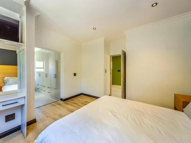 6 Bedroom House in Bryanston