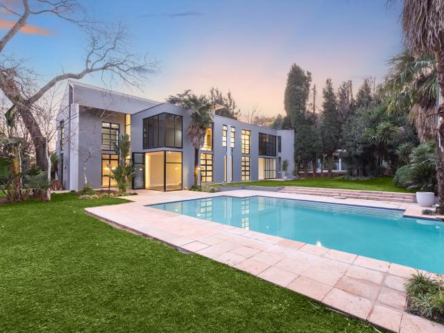 6 Bedroom House in Bryanston