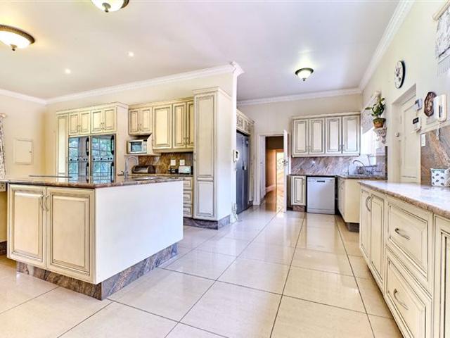6 Bedroom House in Bryanston