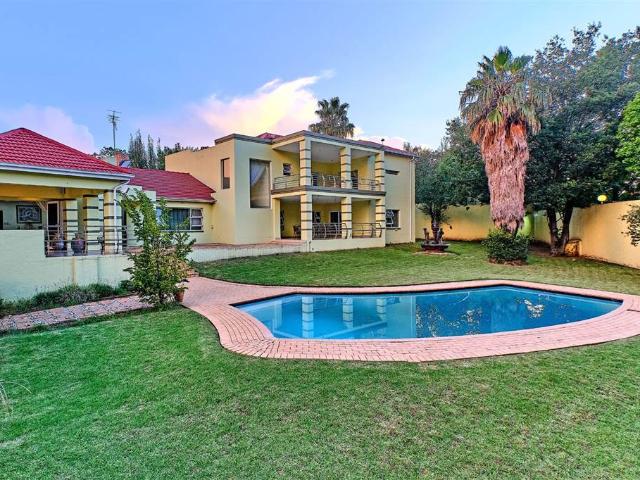 6 Bedroom House in Bryanston