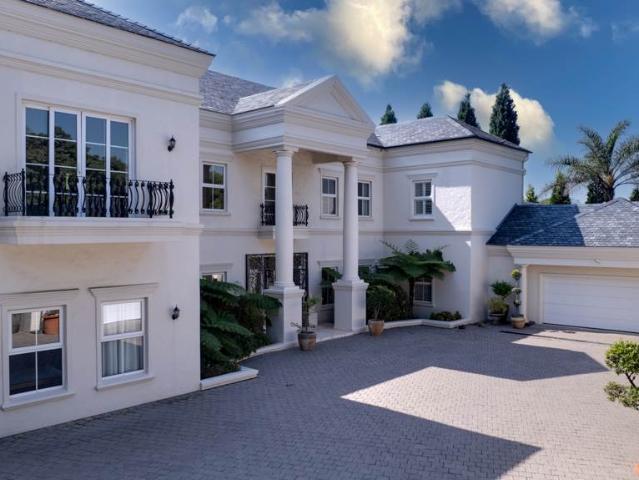 6 Bedroom House in Bryanston