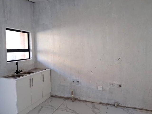 6 Bedroom House in Buffelspoort Eco Estate