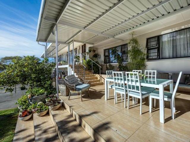 6 Bedroom House in Gonubie