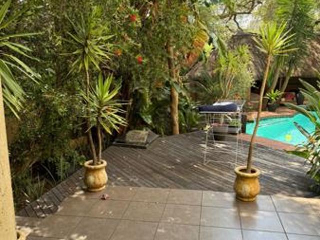6 Bedroom House in Gallo Manor