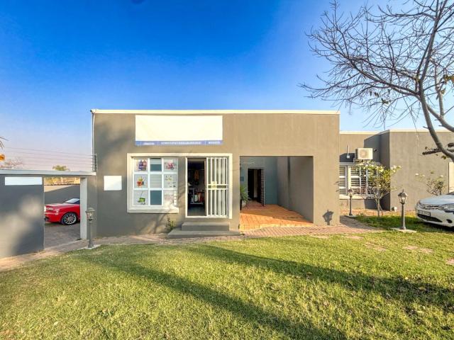 6 Bedroom House in Garsfontein