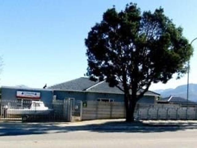 6 Bedroom House in George Central
