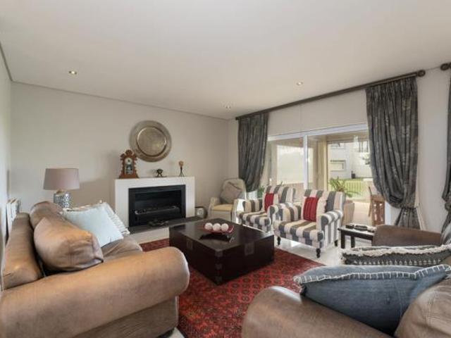 6 Bedroom House in Greenways Golf Estate
