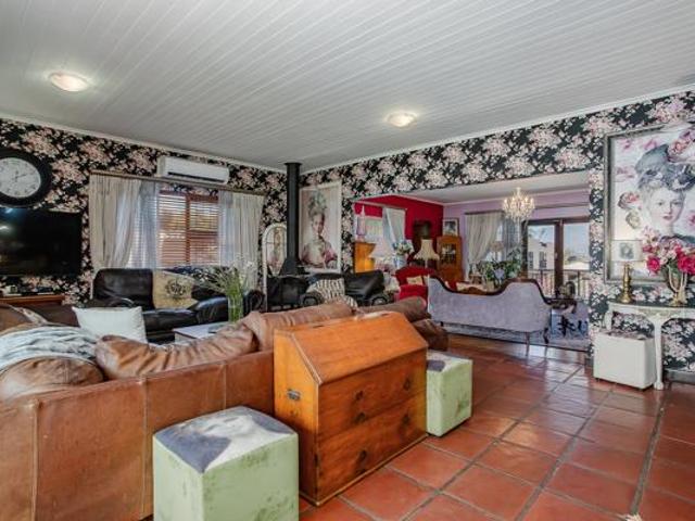 6 Bedroom House in Groenvlei