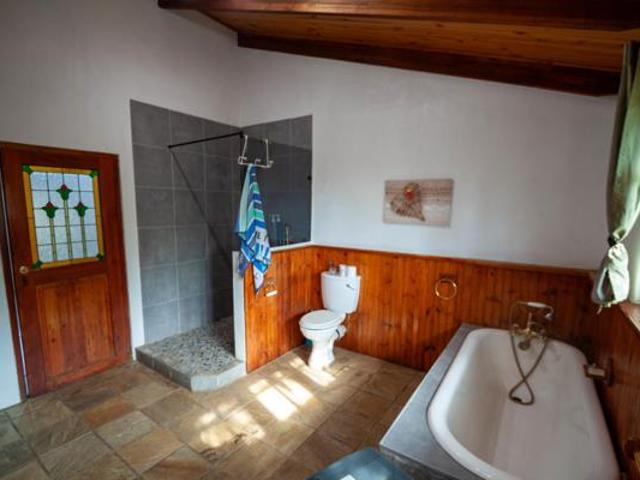 6 Bedroom House in Doornrandje