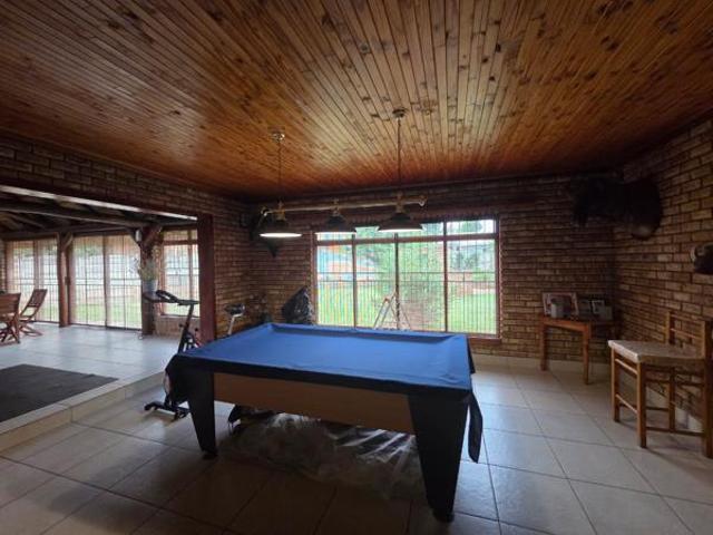 6 Bedroom House in Doringkruin