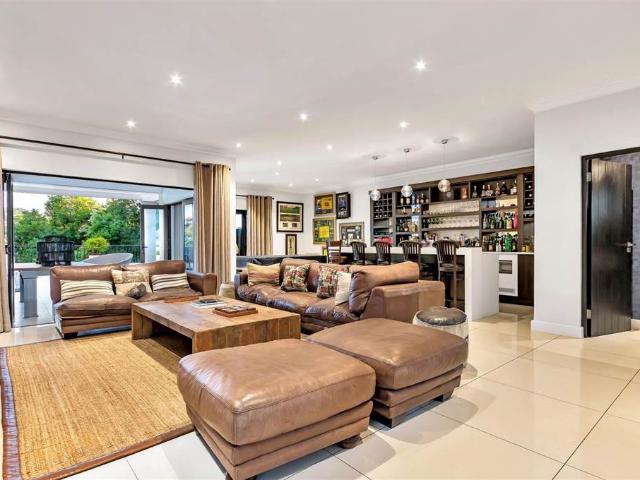6 Bedroom House in Dainfern Valley