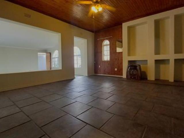 6 Bedroom House in Del Judor