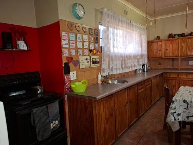 6 Bedroom House in Delmas
