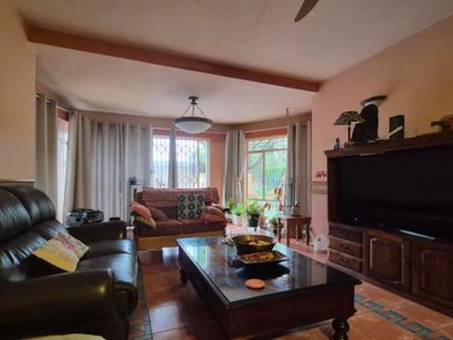 6 Bedroom House in Die Bult