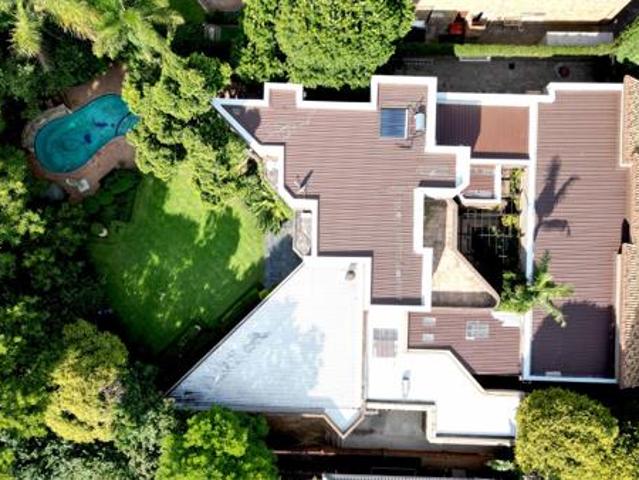 6 Bedroom House in Die Heuwel