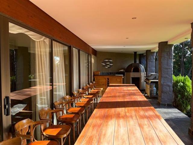 6 Bedroom House in Die Heuwel