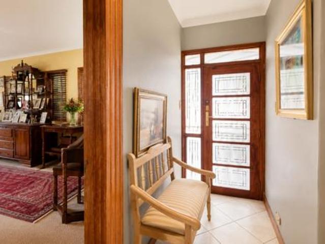 6 Bedroom House in Die Rand