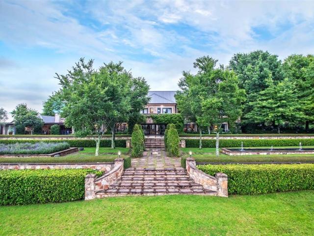 6 Bedroom House in Dullstroom