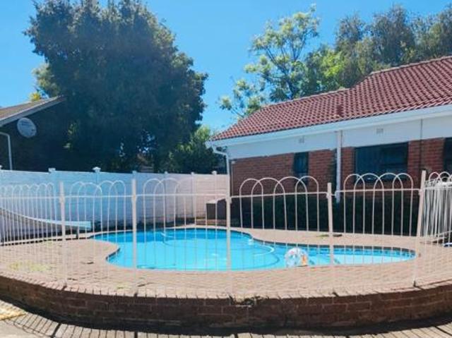 6 Bedroom House in Dundee