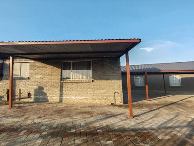 6 Bedroom House in Embalenhle
