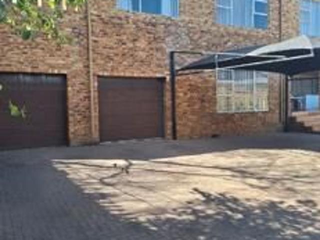 6 Bedroom House in Emmarentia