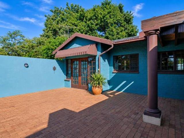6 Bedroom House in Eldoraigne