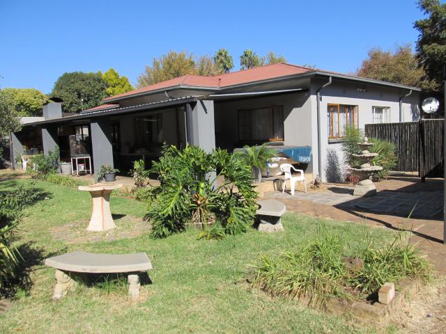 6 Bedroom House in Erasmus
