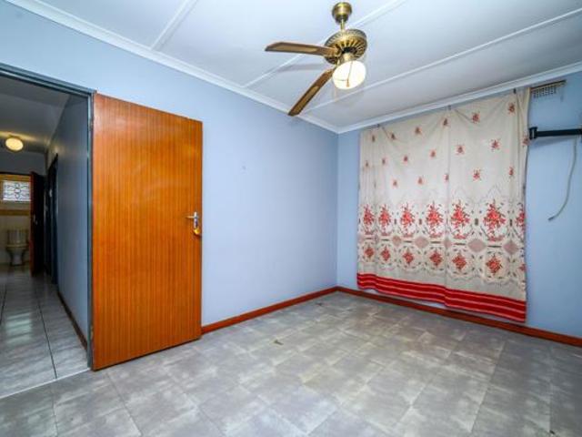 6 Bedroom House in Everest Heights