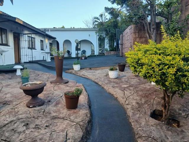 6 Bedroom House in Everest Heights