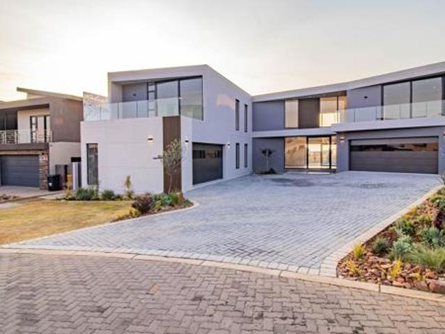 6 Bedroom House in Eye of Africa Estate