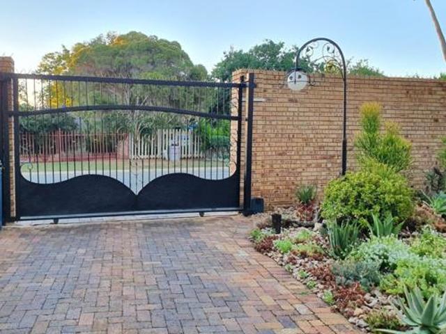 6 Bedroom House in Flimieda