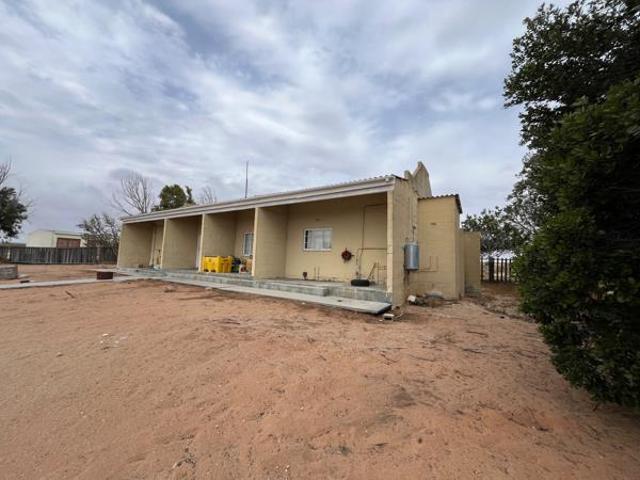 6 Bedroom House in Koingnaas