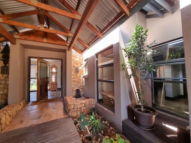6 Bedroom House in Kathu