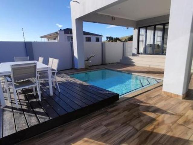 6 Bedroom House in Kamma Heights