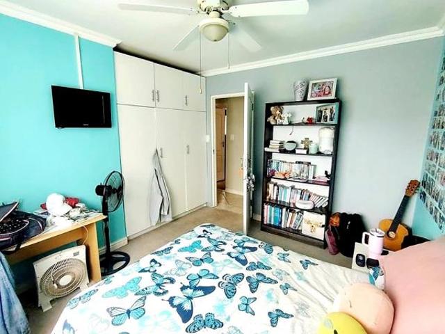 6 Bedroom House in Kidds Beach