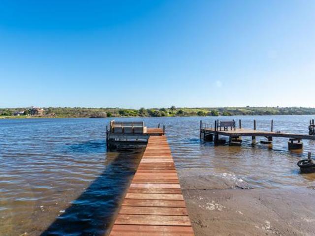 6 Bedroom House in Kromme River