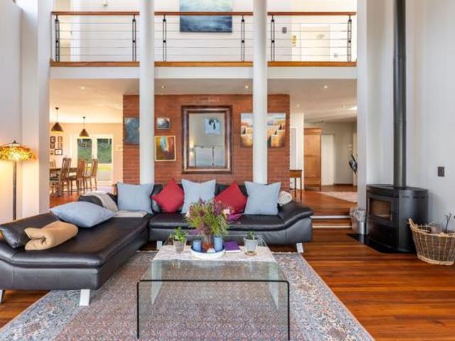 6 Bedroom House in Hout Bay Central