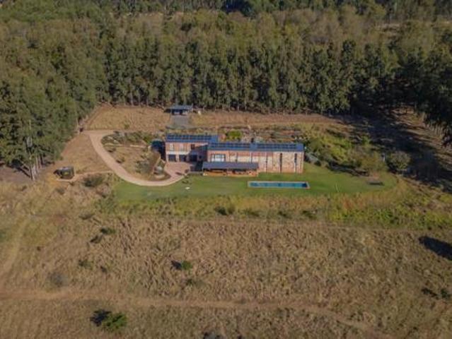 6 Bedroom House in Howick Central