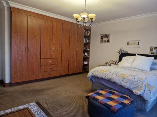 6 Bedroom House in Hoeveld Park