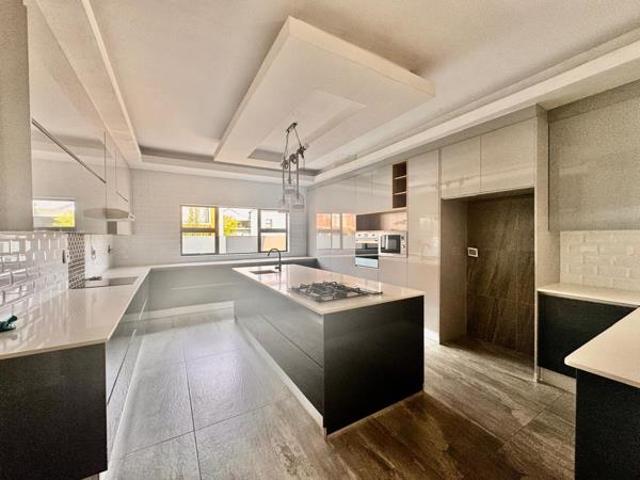6 Bedroom House in Hartbeespoort Dam