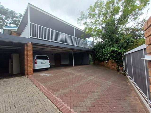6 Bedroom House in Heuwelsig
