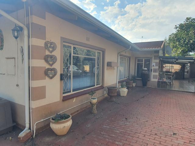 6 Bedroom House in Heidelberg Central