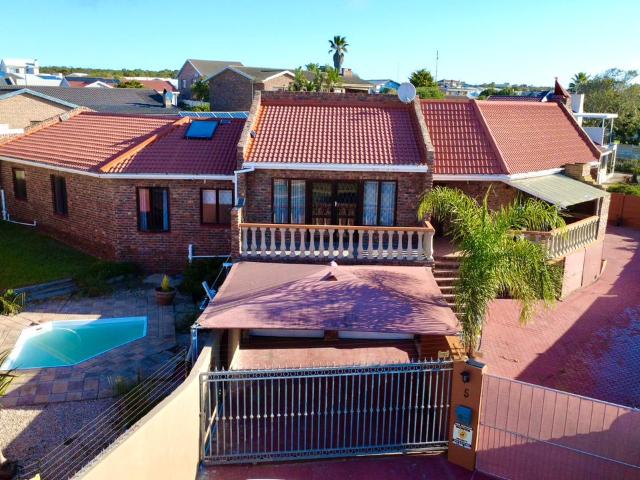 6 Bedroom House in Heiderand