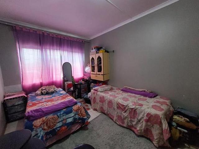 6 Bedroom House in High Ridge
