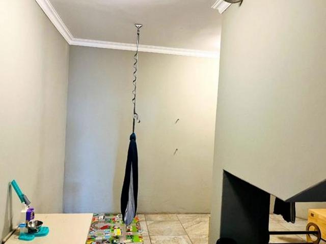 6 Bedroom House in Highveld Park