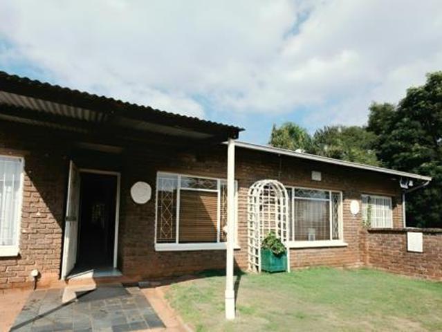6 Bedroom House in Hillside AH