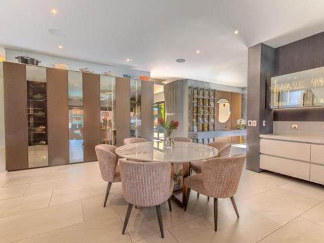6 Bedroom House in Ifafi