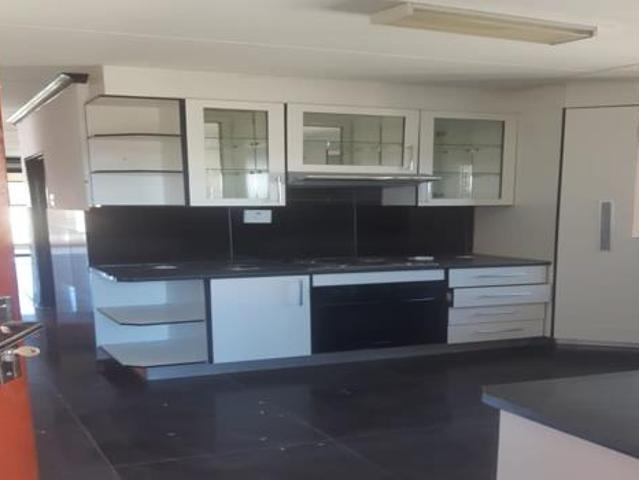 6 Bedroom House in Ikwezi