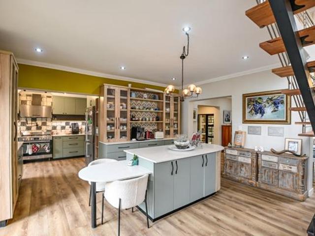 6 Bedroom House in Irene
