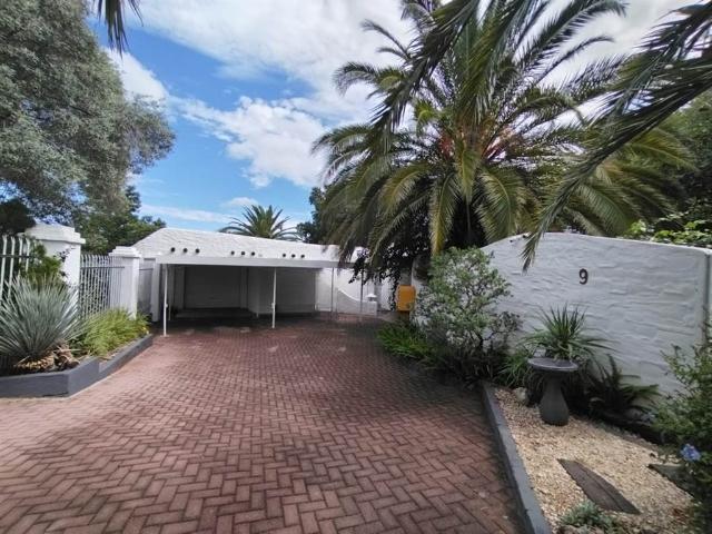 6 Bedroom House in Jan Kempdorp